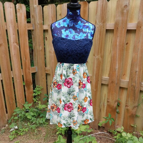 Women's strapless summer dress - Picture 1 of 6